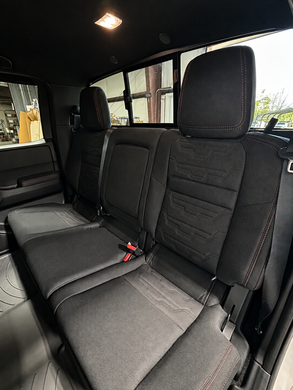 Nissan Frontier 40/60 with Armrest