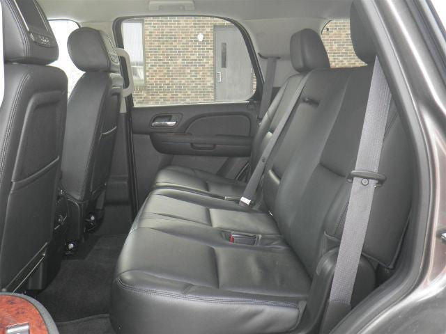 Chevy/GMC Tahoe/Suburban / Yukon/Yukon XL 60/40 with an Armrest