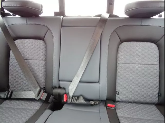 Chevy/GMC Colorado/Canyon 60/40 Seat Covers with an Armrest