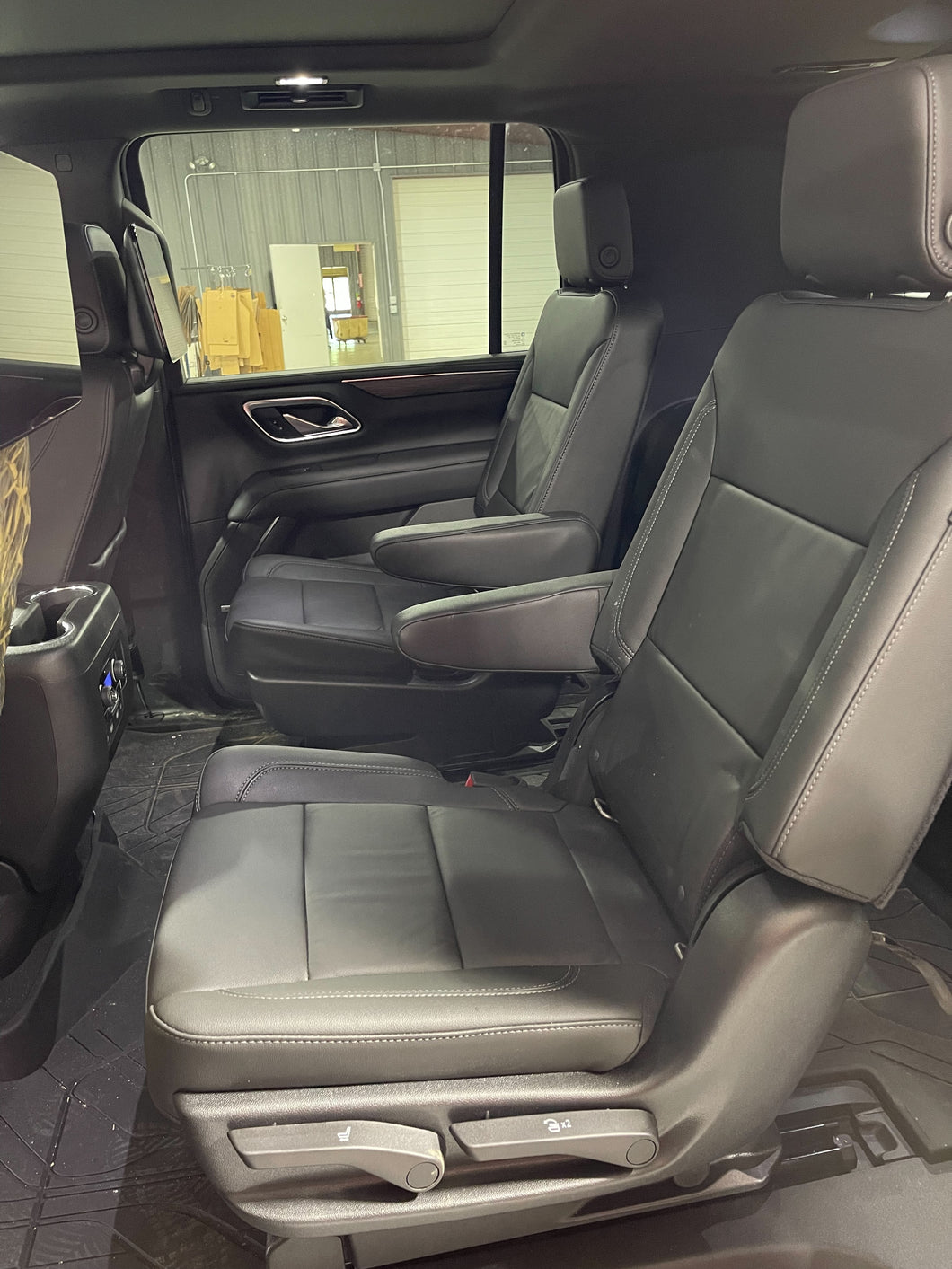 Chevy/GMC Tahoe/Suburban / Yukon/Yukon XL 2nd Row Captain Chair