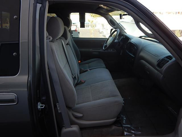 Toyota Tundra 40/60 Front Seats with a Console